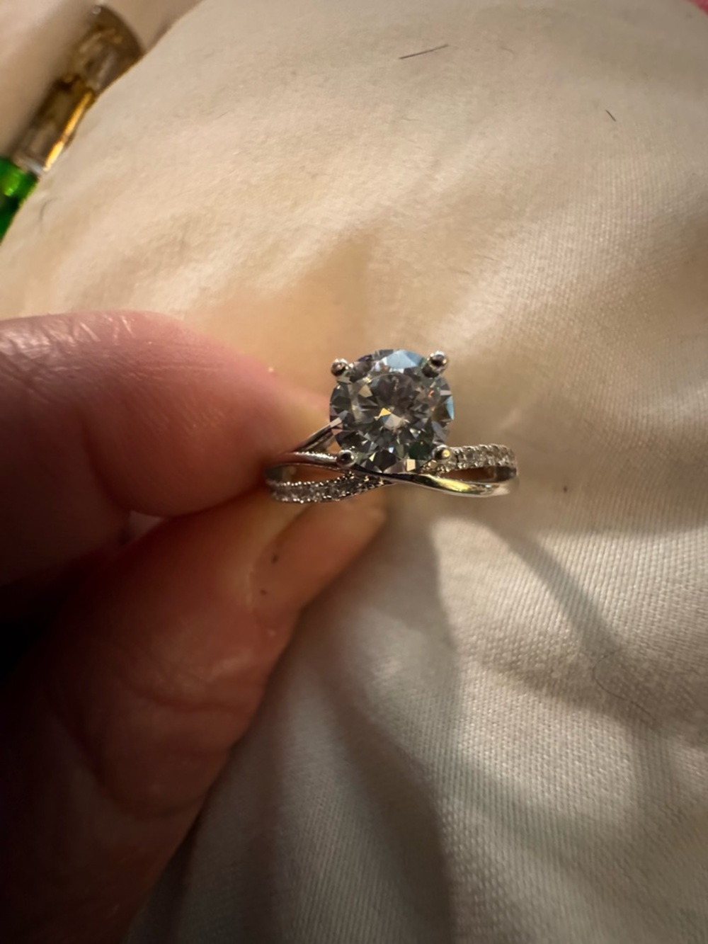 Classic Silver-Tone Round Solitaire Engagement Ring with Pavé Band - White